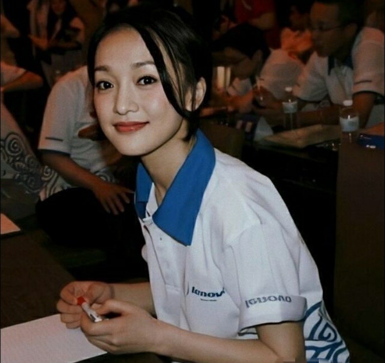 周迅旧照曝光 清纯动人似邻家少女
