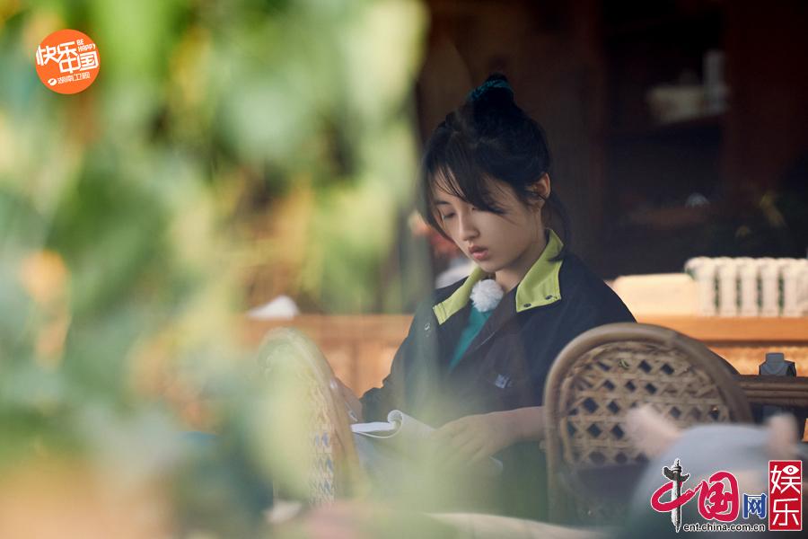 《向往的生活》第四季先导片周五来袭 张子枫蘑菇屋读书