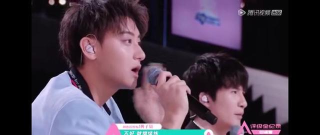 不让插话太难受!大张伟这个表情“太传神”被疯传