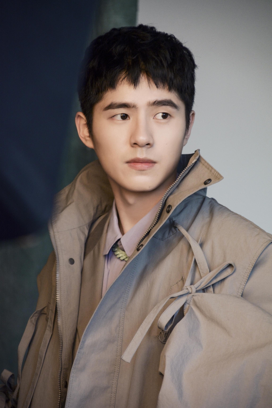 刘昊然晒停车照秀车技 傲娇喊话粉丝“夸我”