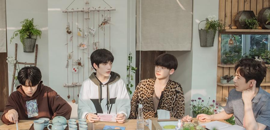 《朋友请听好》何炅曝有退休想法 千玺告白家人