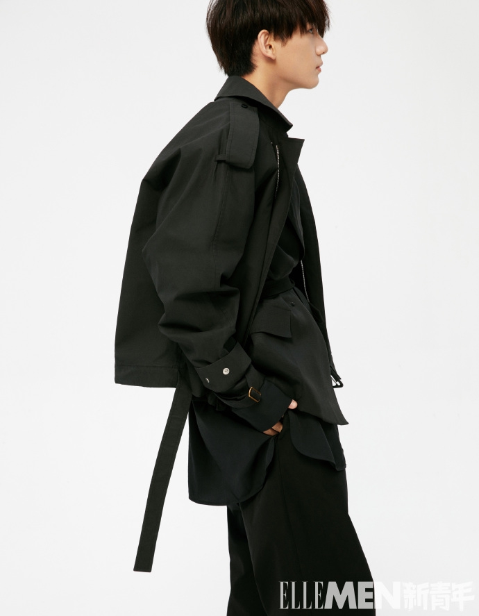 姚琛穿牛仔连体装慵懒随性 眼神温柔坚定可盐可飒