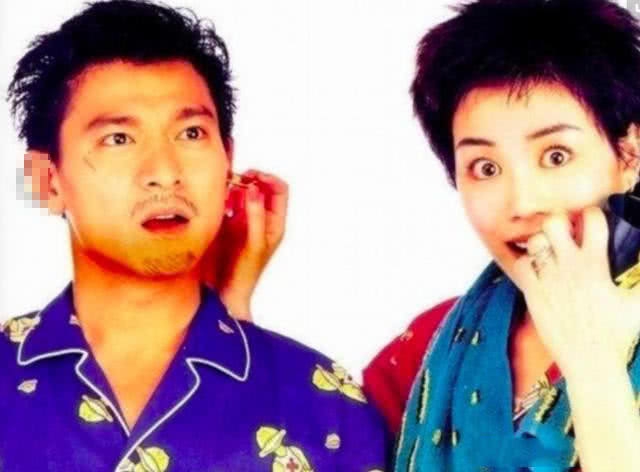 画风太可爱！王菲刘德华昔日罕见睡衣合影曝光