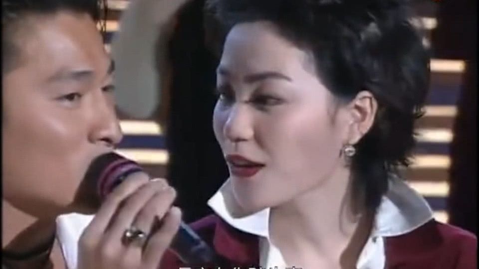 画风太可爱！王菲刘德华昔日罕见睡衣合影曝光