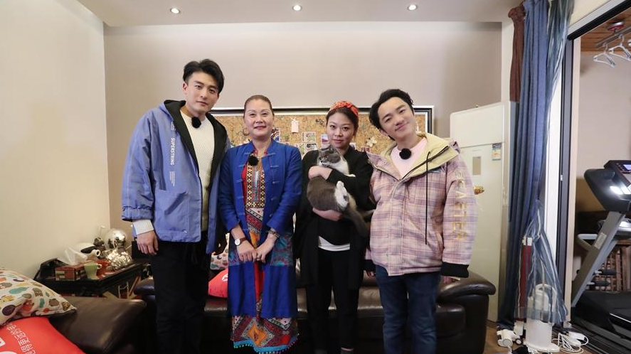 《亲爱的，来吃饭》贾乃亮王祖蓝踏上美食之旅