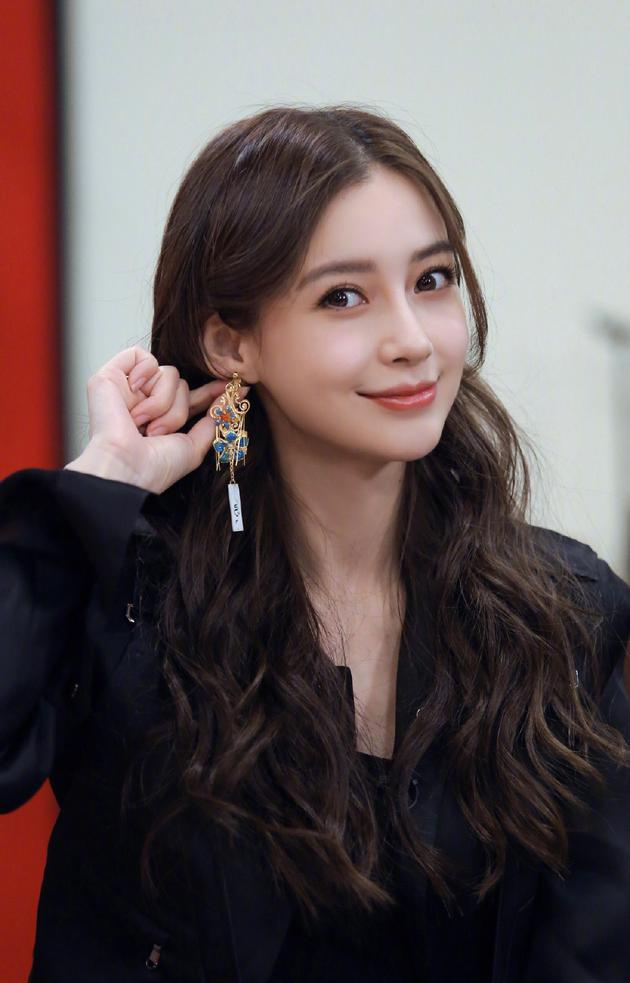 生活博主开课！baby在线科普小雏菊和野花的区别