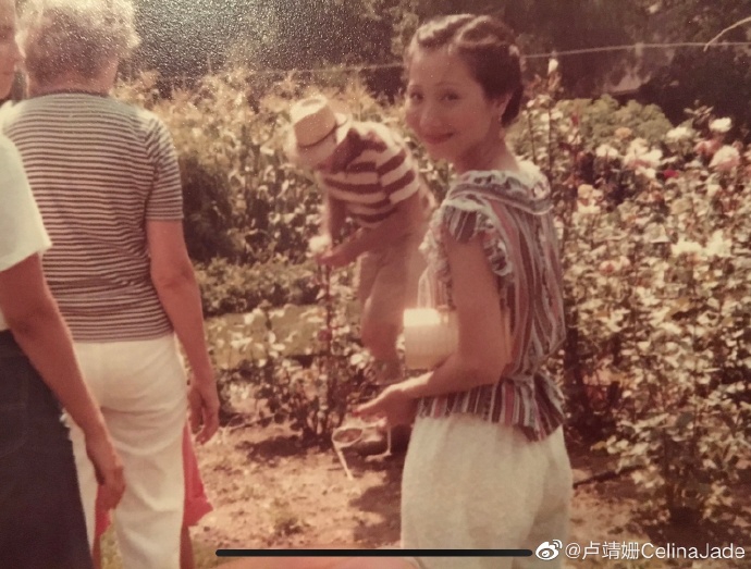 多一个妈妈陪伴呵护！卢靖姗母亲节晒和韩庚妈妈合照