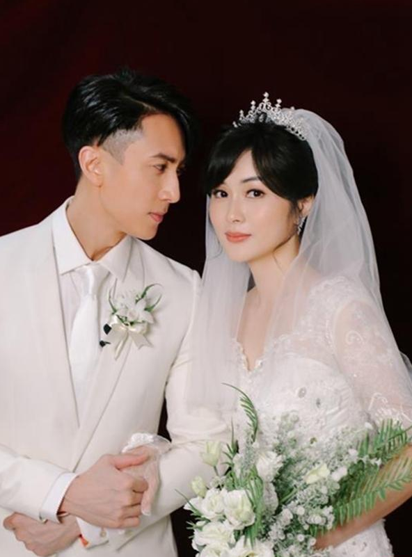 《婚前21天》吴尊夫妇婚纱照 傅首尔老刘DIY婚礼