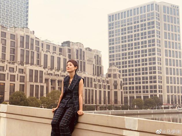 马伊琍在剧组吃到南方菜想起奶奶 文笔细腻又温暖