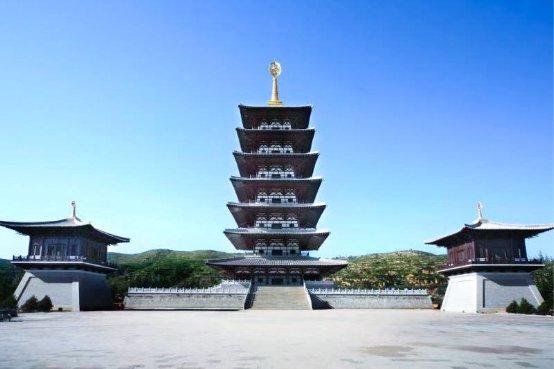 图说:堪称当代"丝路地标"的甘肃省泾川县大云寺博物馆舍利塔.资料图片
