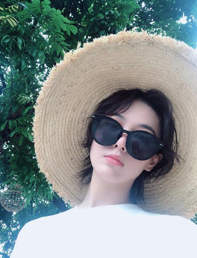 张馨予发长文谈什么是闺蜜：她是我的心肝宝贝