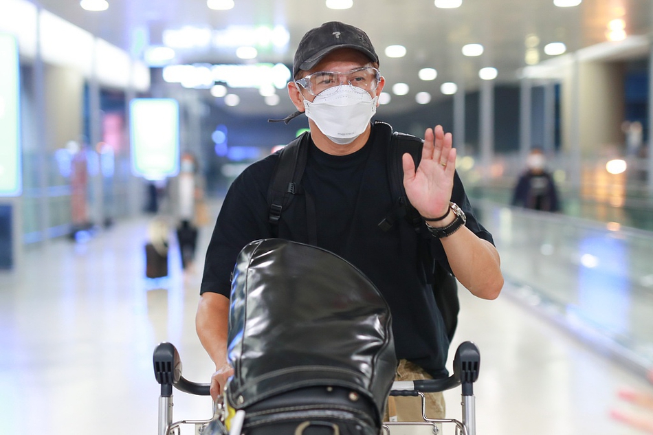 吴奇隆探班爱妻充当司机 刘诗诗靠老公肩膀超恩爱
