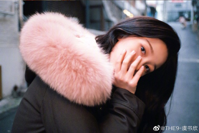 虞书欣晒库存美照送福利 或甜美或优雅风格多变