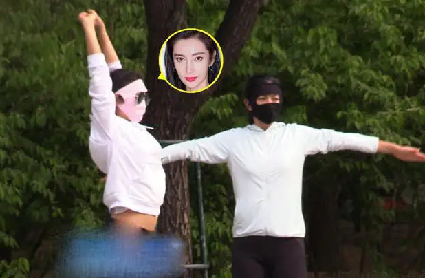 李冰冰和妹妹一家郊游 戴防晒面罩享受休闲时光