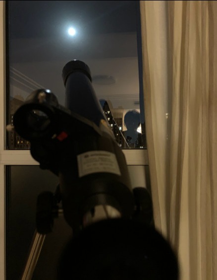 夏雨晒宅家观月照 妻子袁泉别样出镜暗撒狗粮