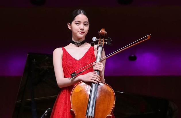 欧阳娜娜新歌被指抄袭 网友质疑：听到好几首歌