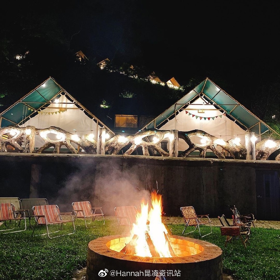 周杰伦昆凌为罗密欧庆生办野营趴 一家四口围坐草坪幸福温馨