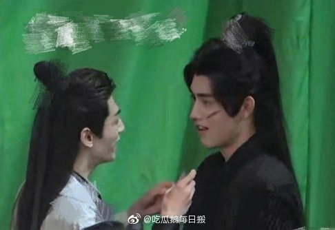 《皓衣行》新路透曝光 罗云熙帮陈飞宇整理衣物