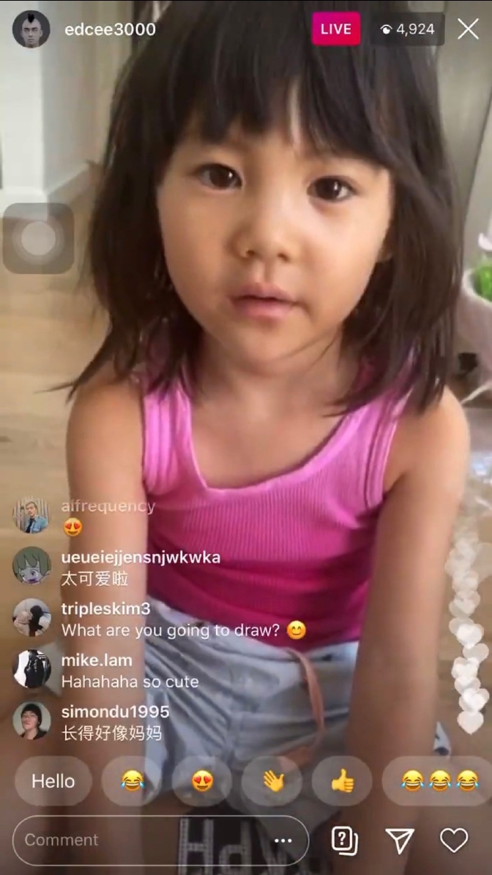 陈冠希直播让女儿画画 Alaia拒绝营业向爸爸撒娇卖萌
