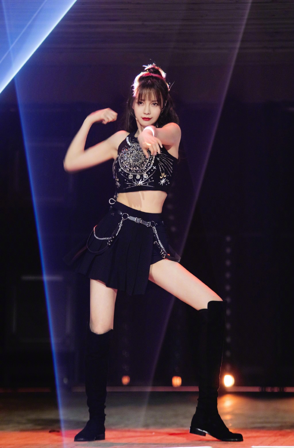 沈梦辰31岁生日 杜海涛甜蜜告白：我陪你梦想辰真