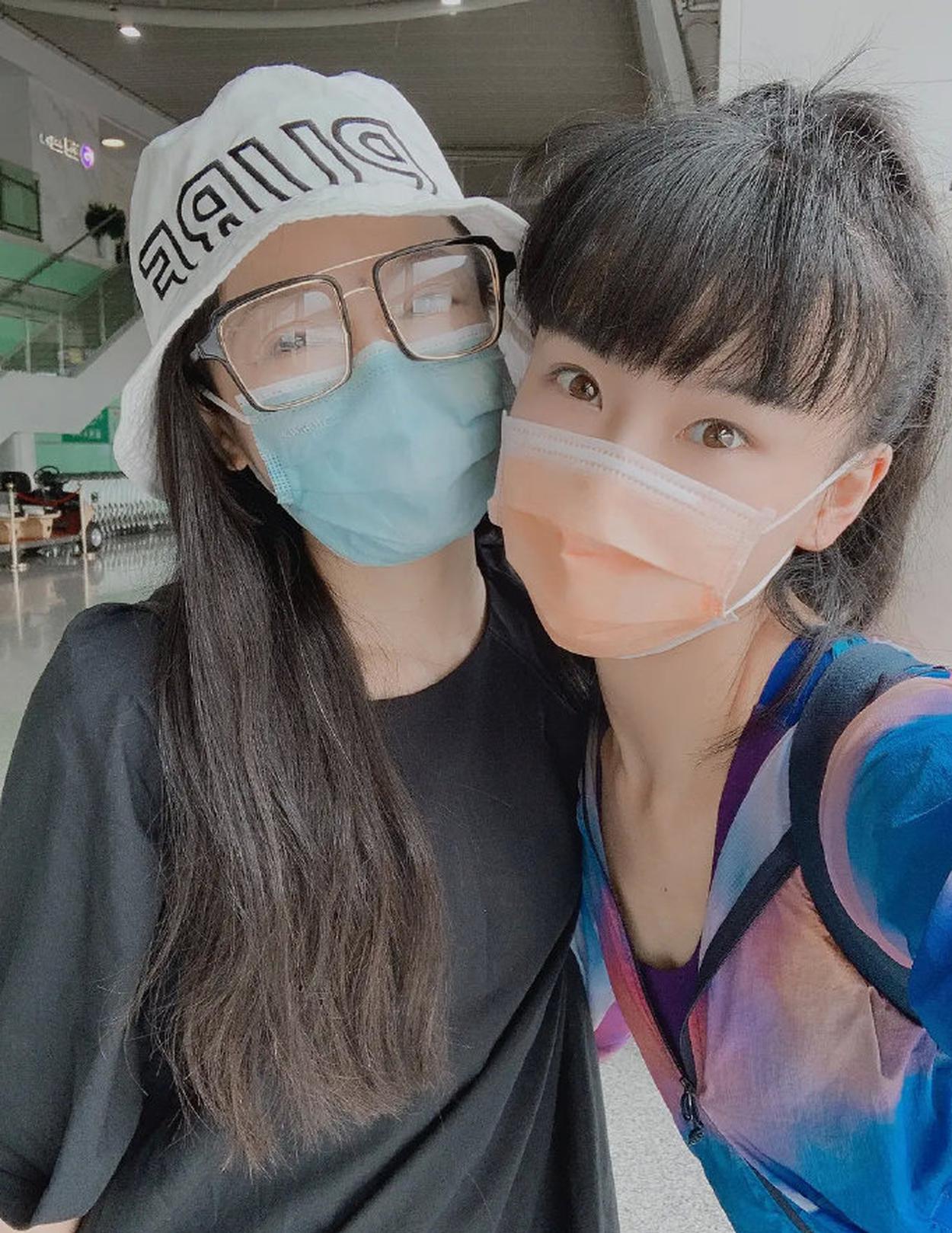 有女团味儿了！乘风破浪的姐姐合照搞怪可爱元气满满