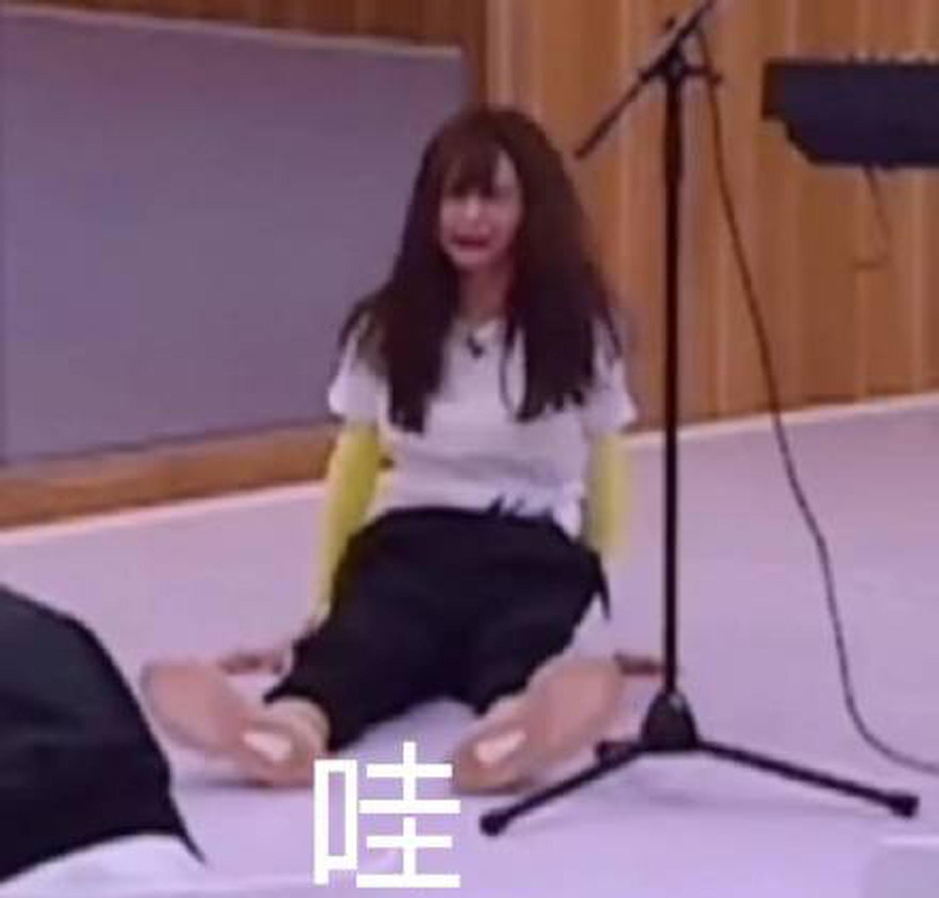 可爱辰辰子!沈梦辰斗舞摔成表情包