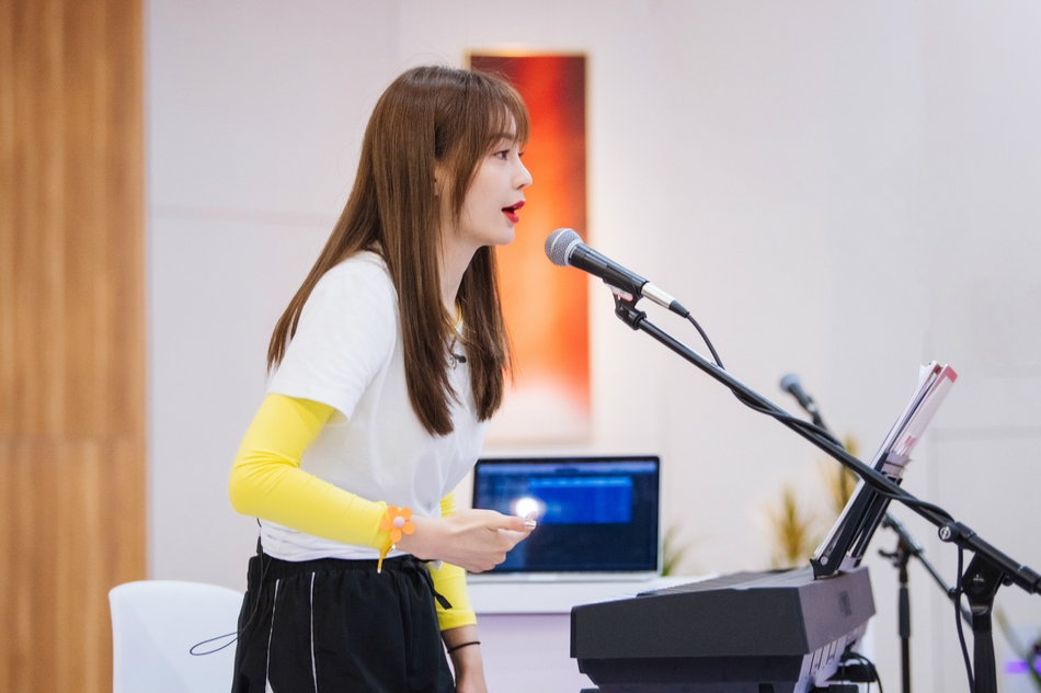 可爱辰辰子!沈梦辰斗舞摔成表情包