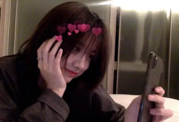 汪峰大女儿晒跳舞视频 小苹果身材高挑笑容甜美