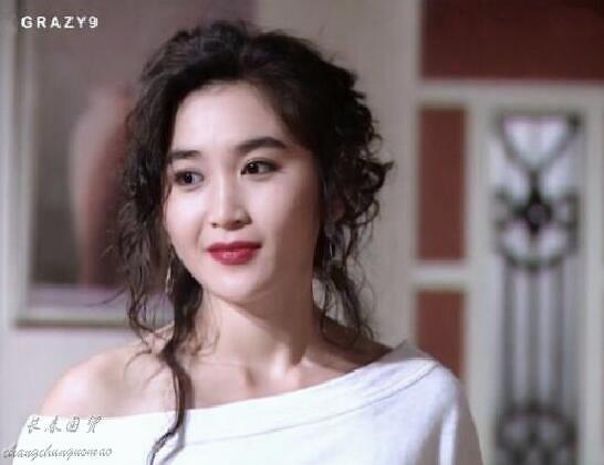 温碧霞30年前旧照曝光 模样青涩温婉动人