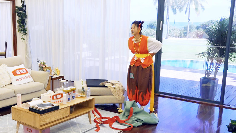 张歆艺哪吒造型竟是泳衣 袁弘挑选理由搞笑甜蜜