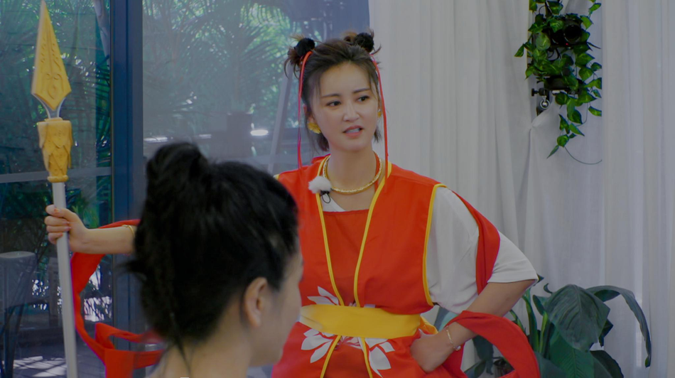 张歆艺哪吒造型竟是泳衣 袁弘挑选理由搞笑甜蜜