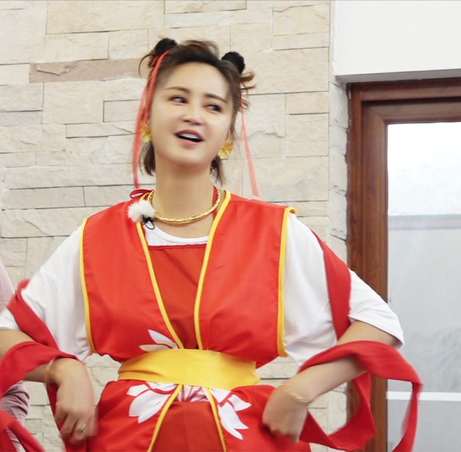 张歆艺哪吒造型竟是泳衣 袁弘挑选理由搞笑甜蜜