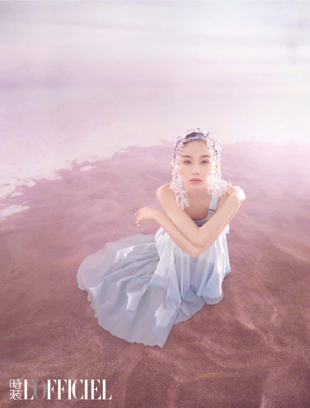 王子文水上裸背大片曝光 造型惊艳魅力十足