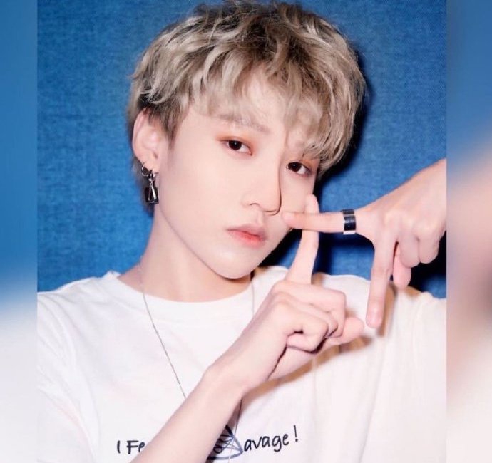 THE9成团30天全员换头像 比统一手势团魂满满