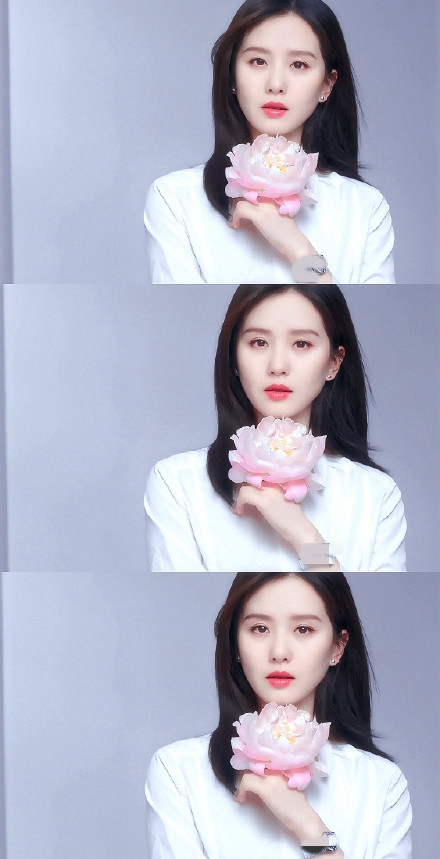 刘诗诗穿白色长裙清新灵动 温婉浅笑美若天仙