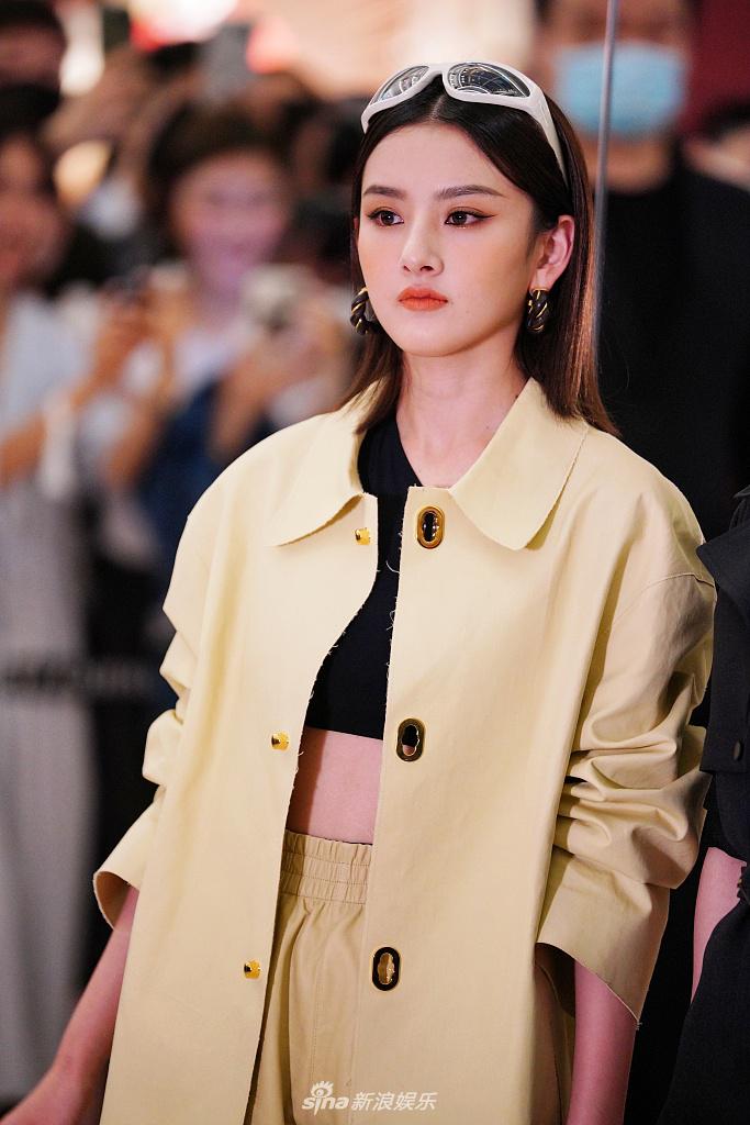 俞飞鸿宋祖儿同台比美超养眼 姐姐气质优雅酷妹摩登前卫