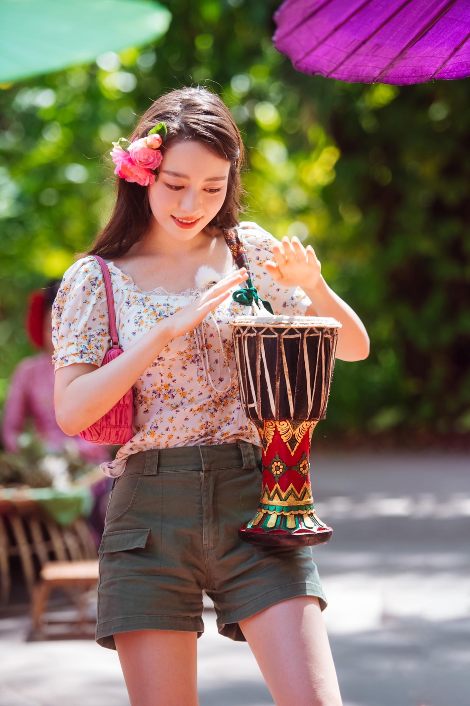 《妻子4》迎泼水节大战 吉娜穿傣族服饰身材超好