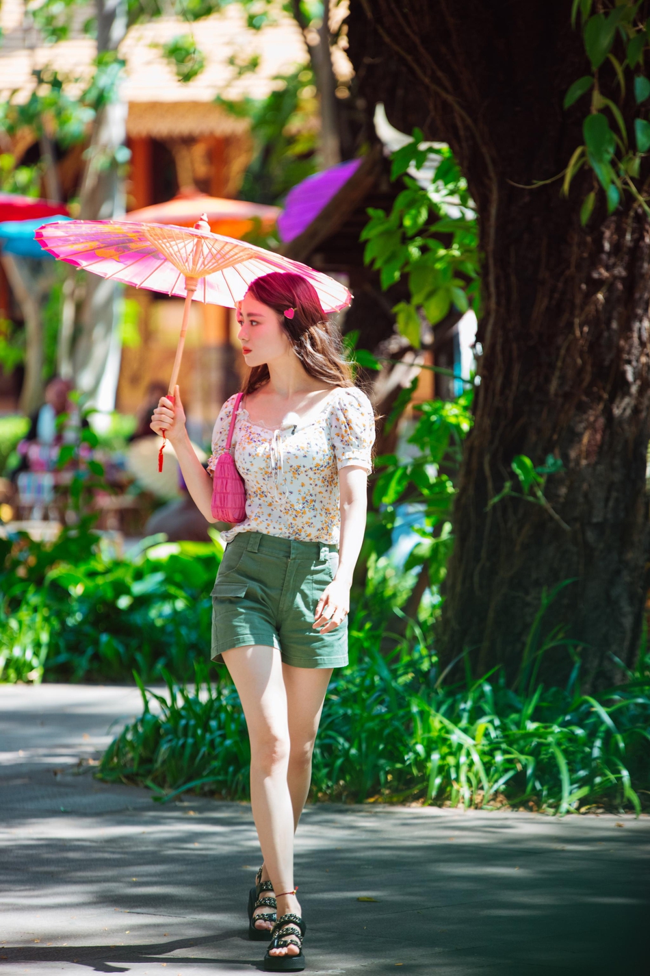 《妻子4》迎泼水节大战 吉娜穿傣族服饰身材超好
