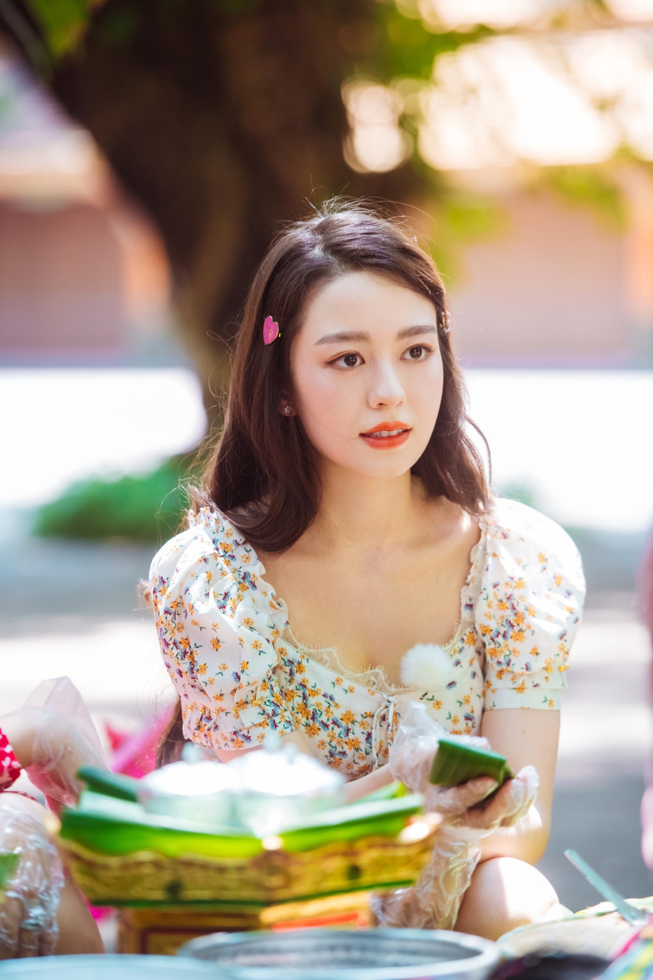 《妻子4》迎泼水节大战 吉娜穿傣族服饰身材超好