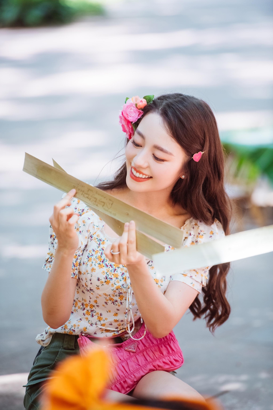 《妻子4》迎泼水节大战 吉娜穿傣族服饰身材超好