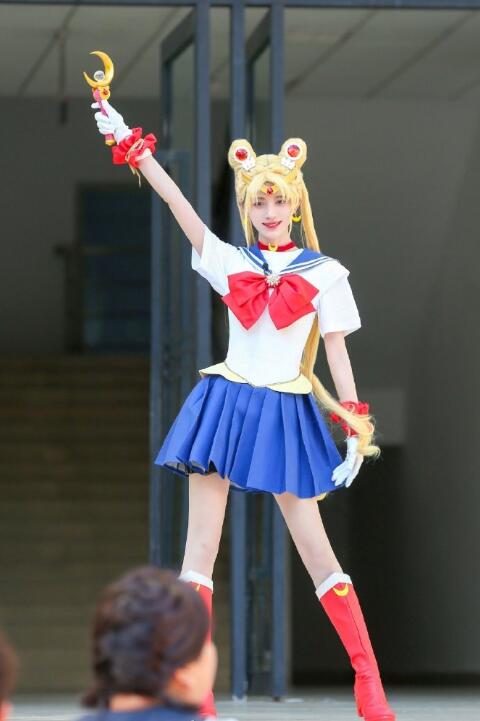 鞠婧祎水冰月造型曝光 穿短裙露甜美微笑