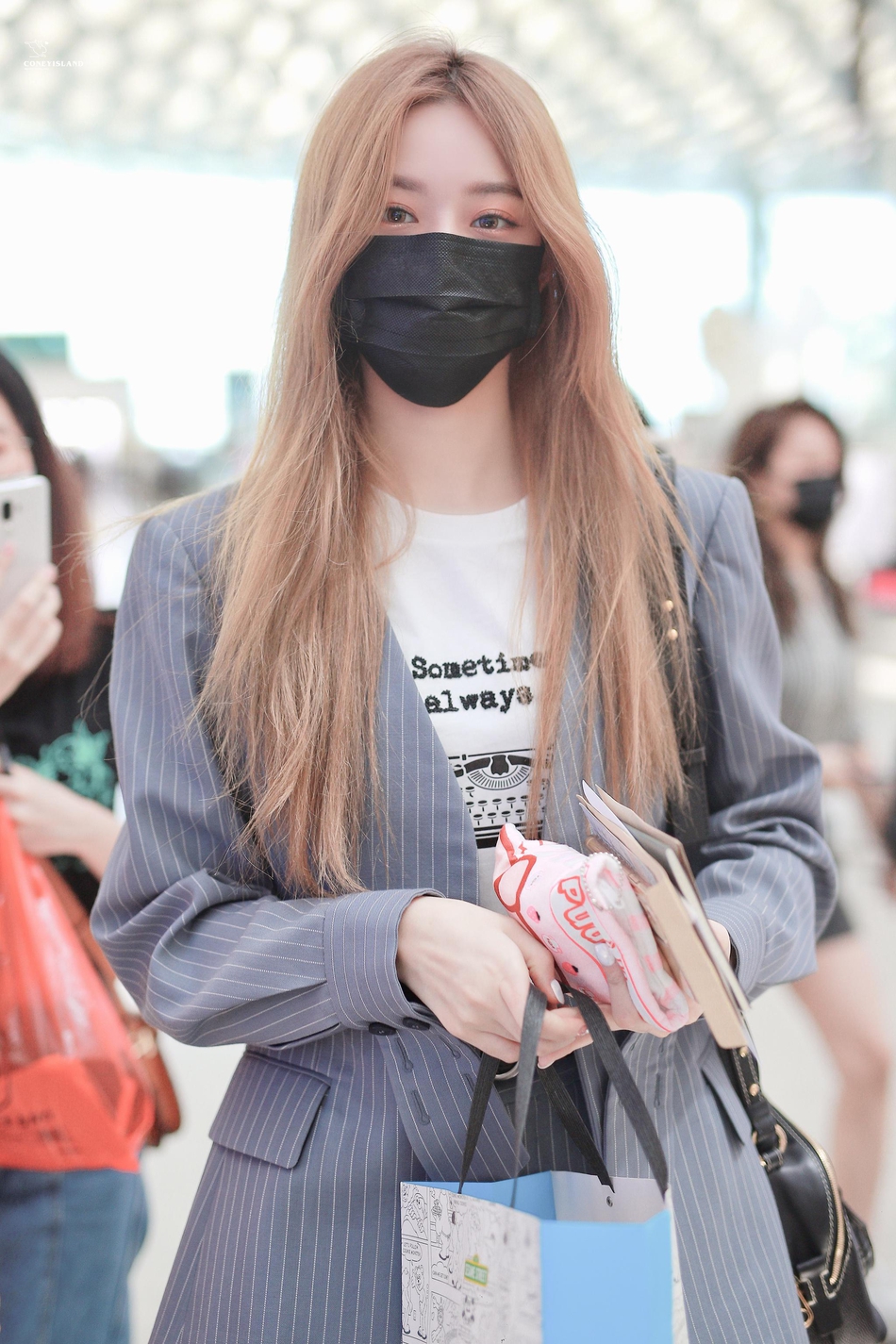 徐艺洋《创3》决赛后现身 双眼略红肿憔悴惹人心疼