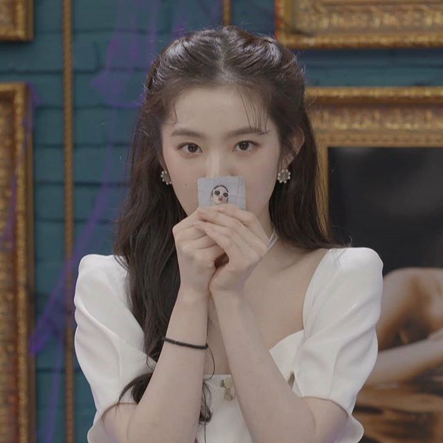 Irene公主造型又仙又美 珍珠项链配红唇甜美可人