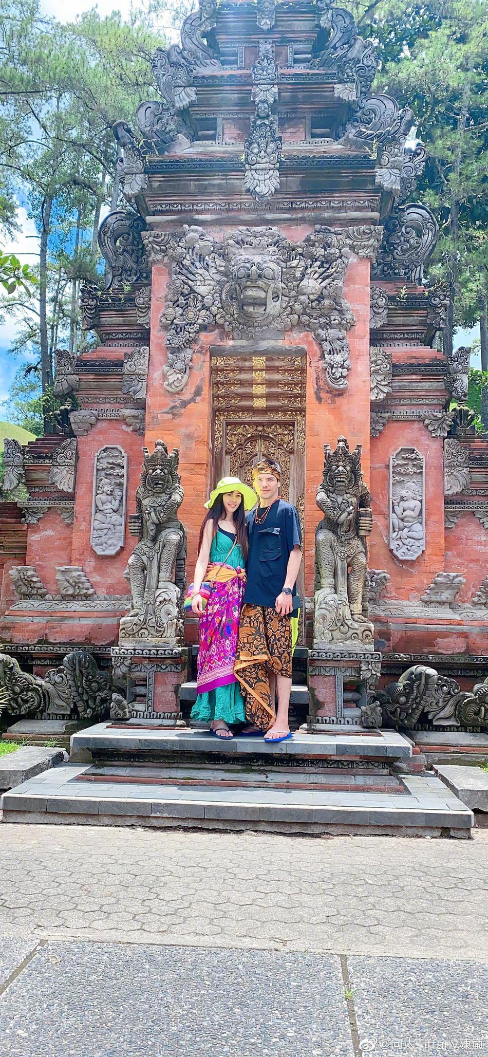 向太发长文谈感情 晒多张向佐郭碧婷合影