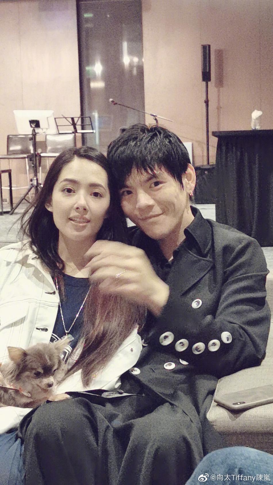 向太发长文谈感情 晒多张向佐郭碧婷合影