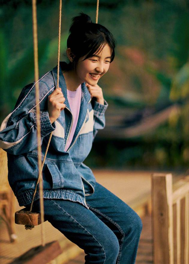 黄磊发文为张子枫送高考祝福 亲切唤其“女儿”