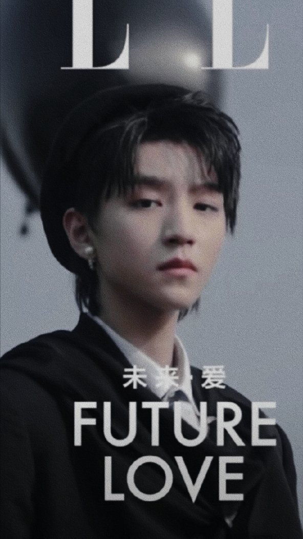 王俊凯拍摄黑白风格时尚大片 空气狼尾头少年感十足