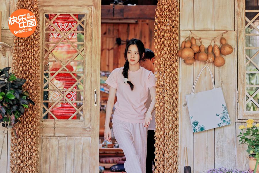 《向往4》快乐家族道幕后故事 许光汉欧阳娜娜做客