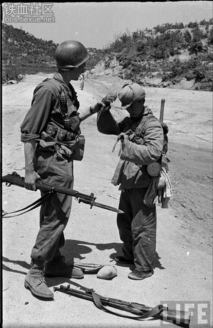 美拍志愿军战士被俘照