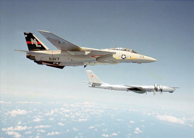 f-14在跟踪图-95轰炸机 15/15 隐藏描述